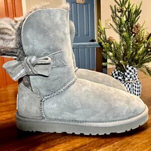 UGG Women's Grayish-Lilac Daelynn Classic Short Boots Size 7